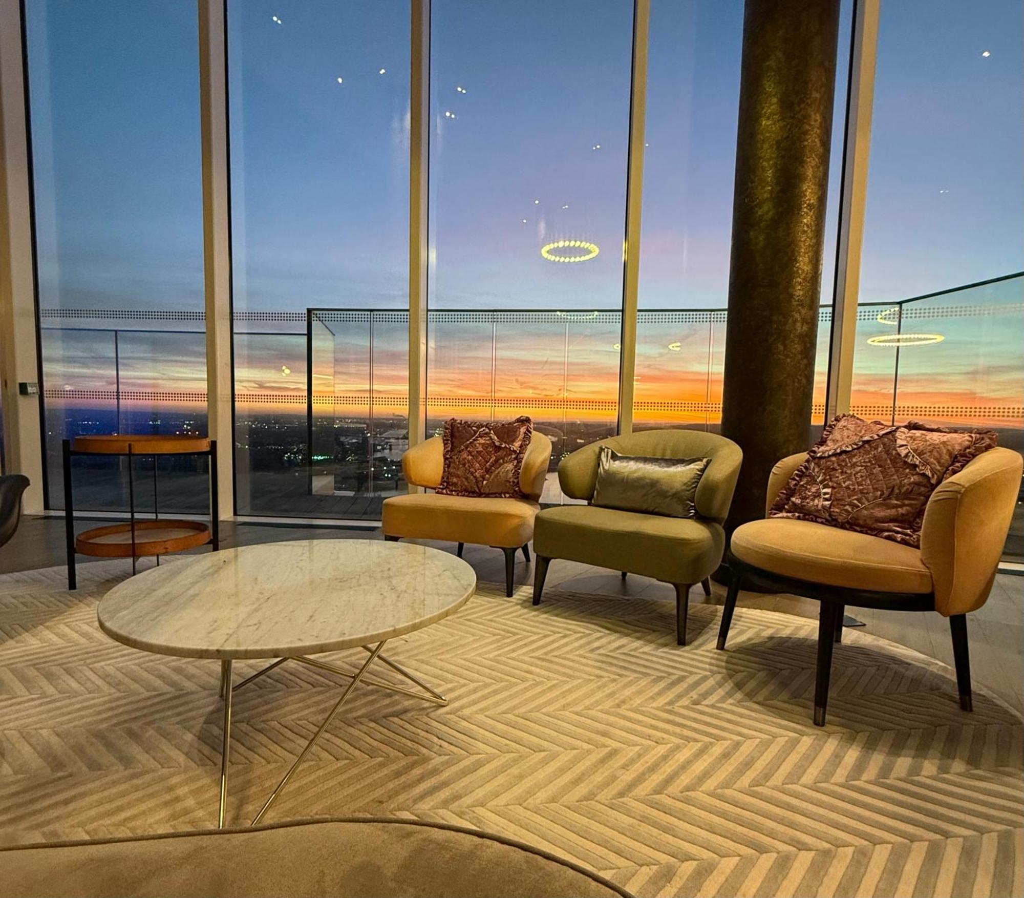 Luxury Modern 2 Bed Flat With Balcony And City View - Canary Wharf City Center ロンドン エクステリア 写真