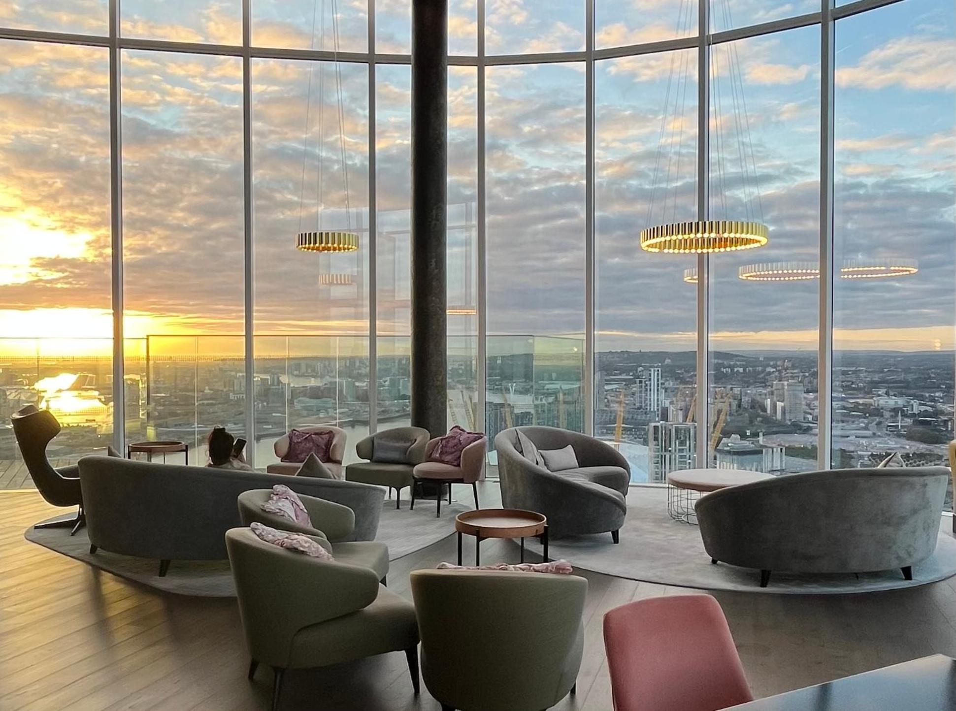 Luxury Modern 2 Bed Flat With Balcony And City View - Canary Wharf City Center ロンドン エクステリア 写真