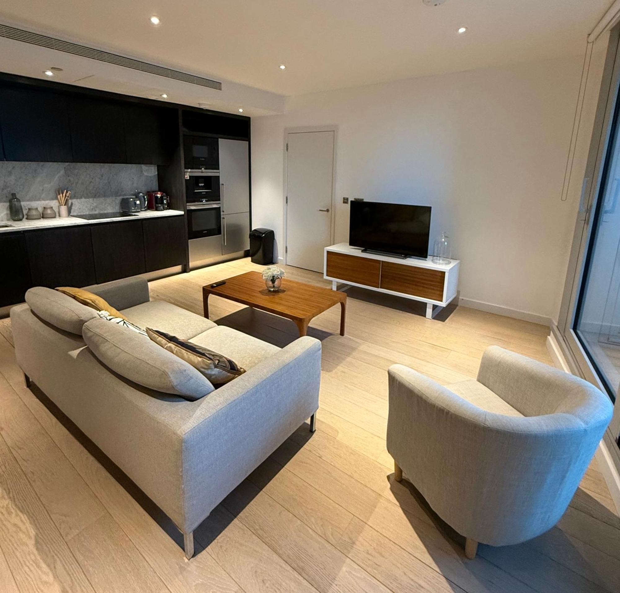 Luxury Modern 2 Bed Flat With Balcony And City View - Canary Wharf City Center ロンドン エクステリア 写真